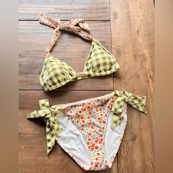 aerie Other - Aerie Green Gingham and Strawberry 🍓 Floral Bikini